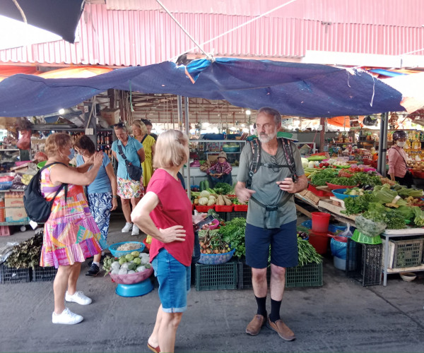 Explore Hoi An By Jeep Car – Visit Tra Que Vegetable Village